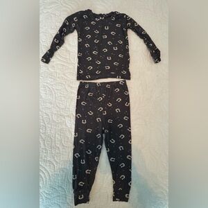 Toddler- 2T “Gerber” Super Soft  2 Pc. Pajamas- Black w/ White Horseshoe Pattern